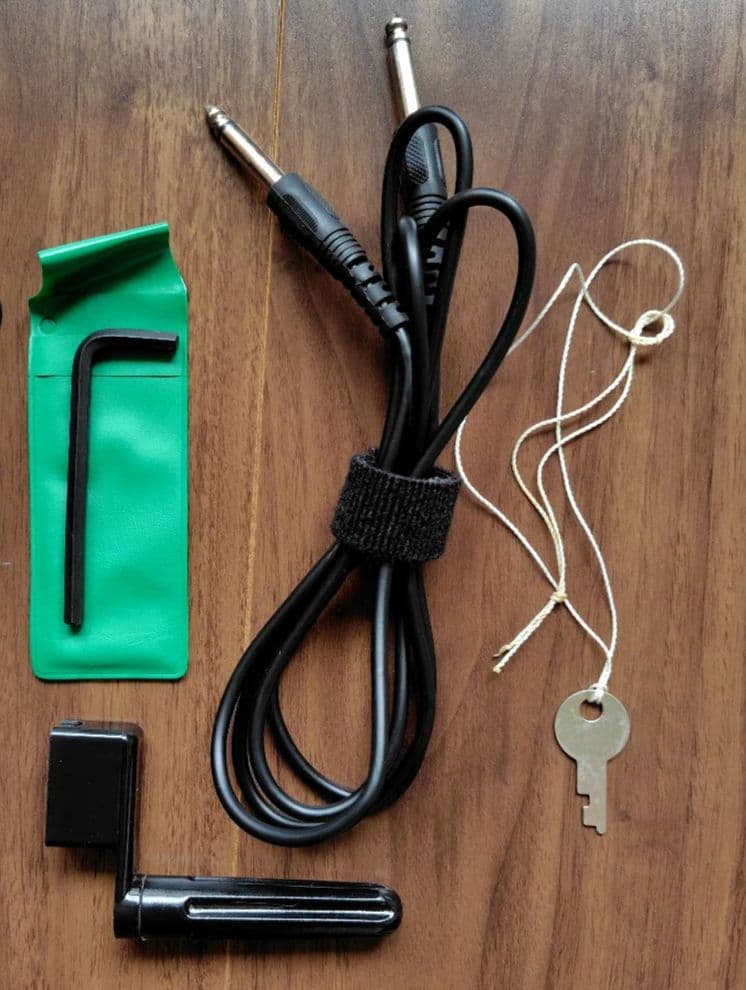 Celebrity by Ovation CC57 エレアコ（ケース付き）