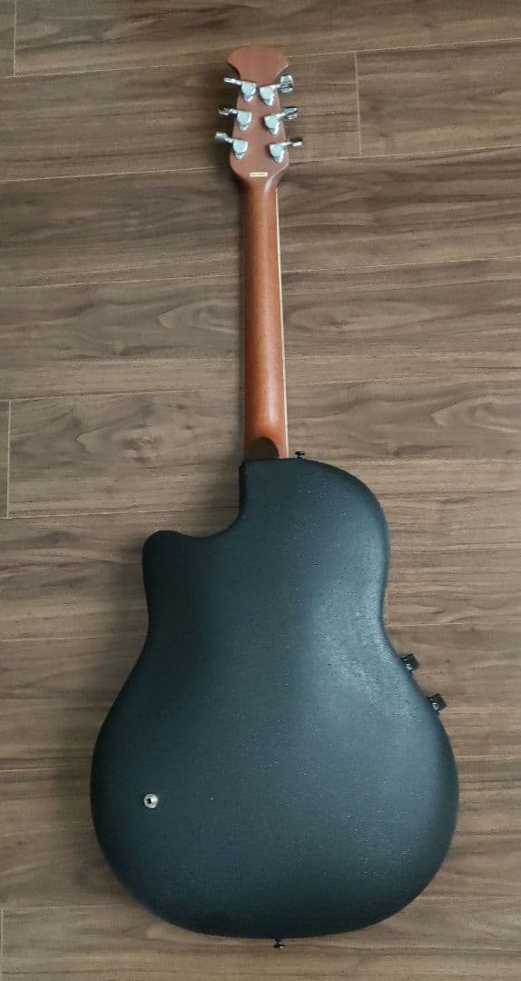 Celebrity by Ovation CC57 エレアコ（ケース付き）