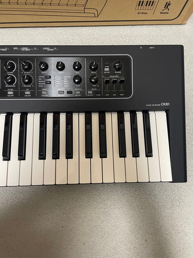 即購入可　超美品　YAMAHA CK61 キーボード　ピアノ　シンセ