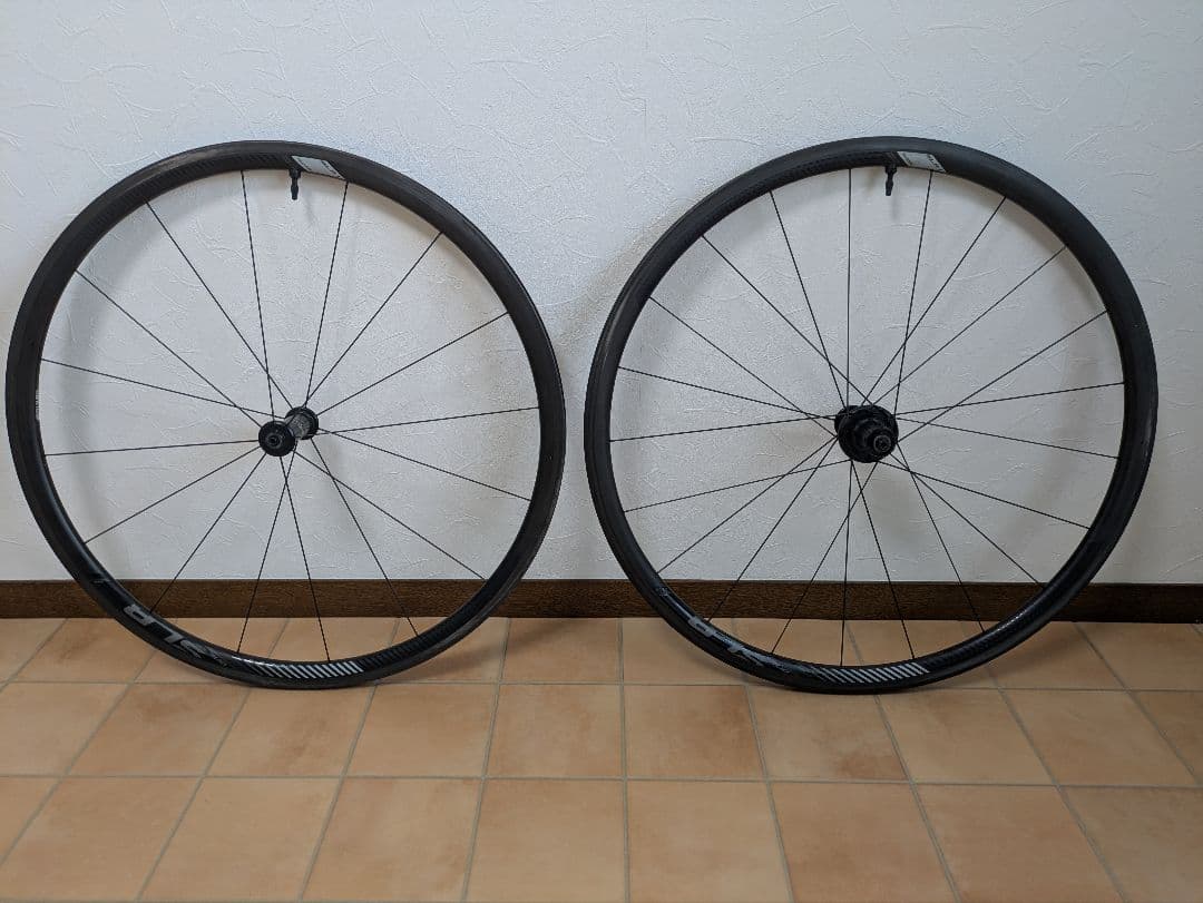 GIANT SLR1 カーボンチューブレスホイール　リムブレーキ