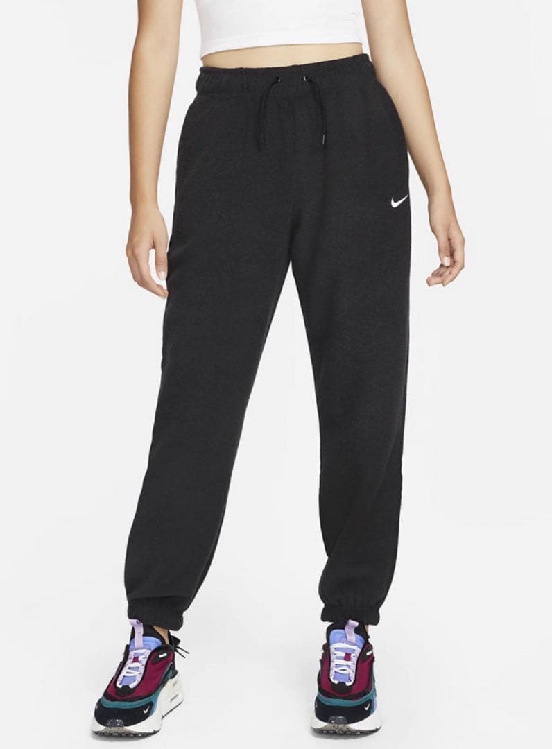 NIKE エッセンシャル プラッシュ スポーツウェア