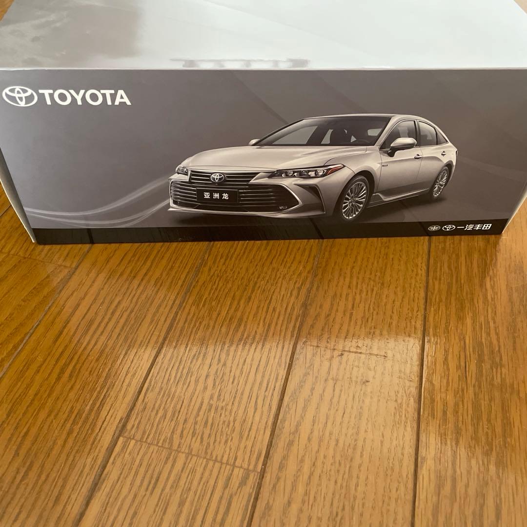 Paudi model 1/18 2018年モデルトヨタ アバロン 黒