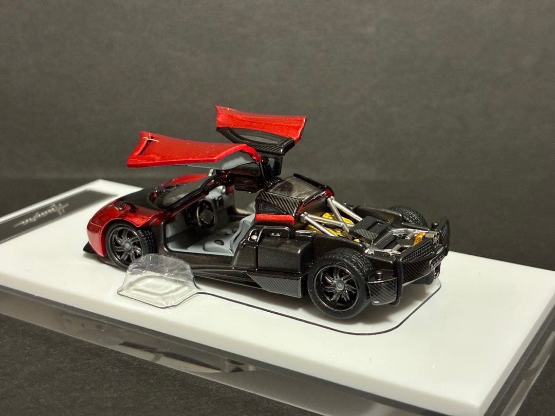 HKM Premium 1/64 パガーニ ウアイラ　999台限定