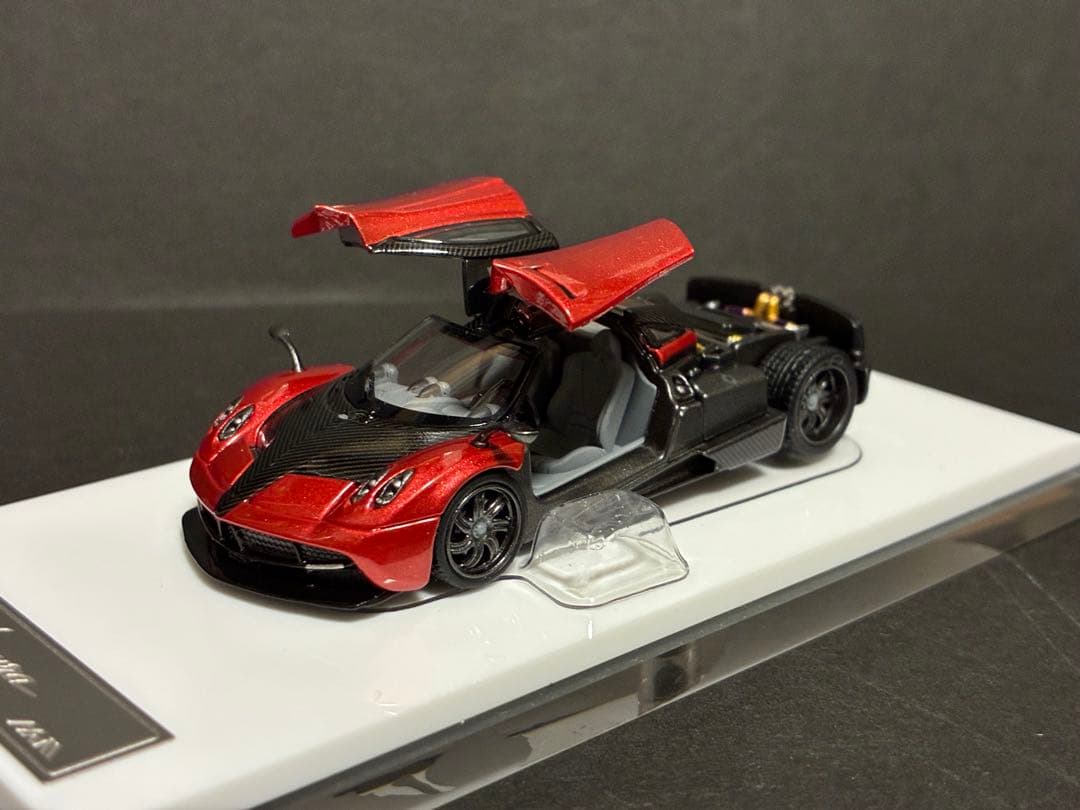 HKM Premium 1/64 パガーニ ウアイラ　999台限定