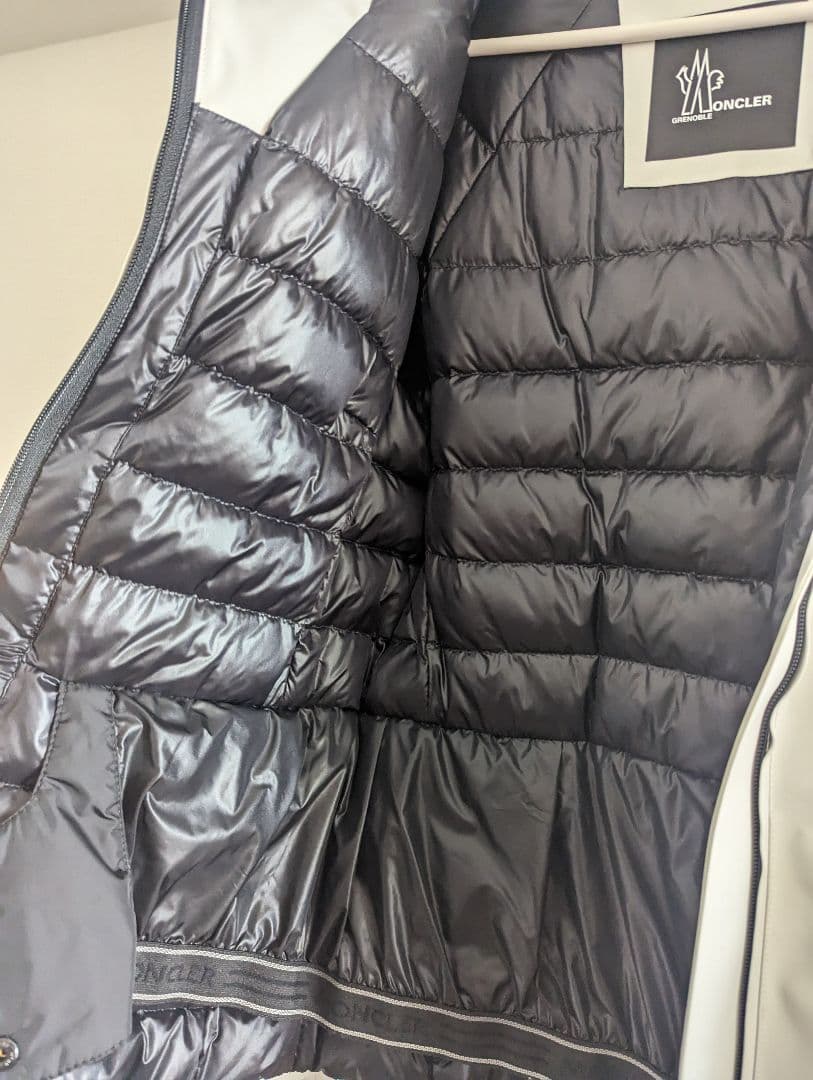 未使用美品　モンクレールグルノーブル　スキーウェア