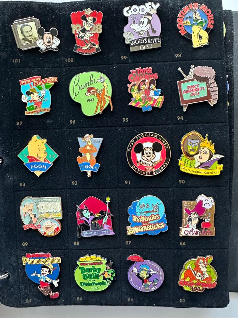 t*u様 ディズニーストアUSAカウントダウン・ミレニアム ピンバッジ コンプリ