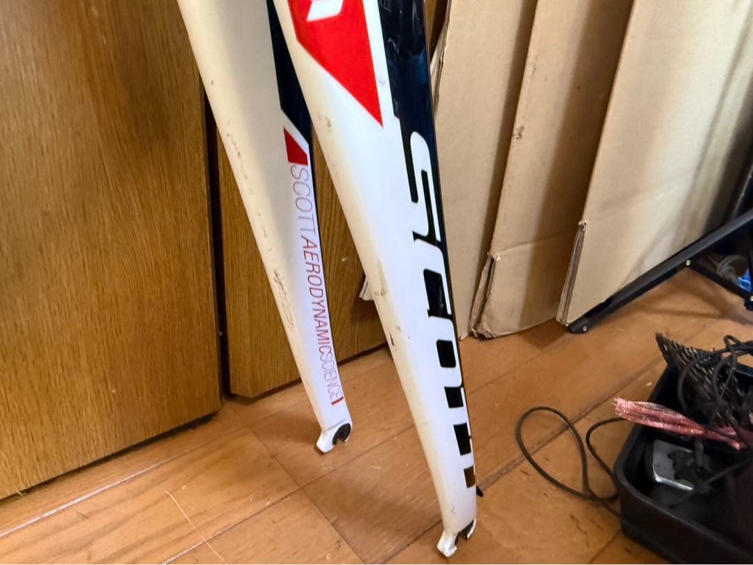 SCOTT FOIL10 フルカーボン　エアロロードバイク