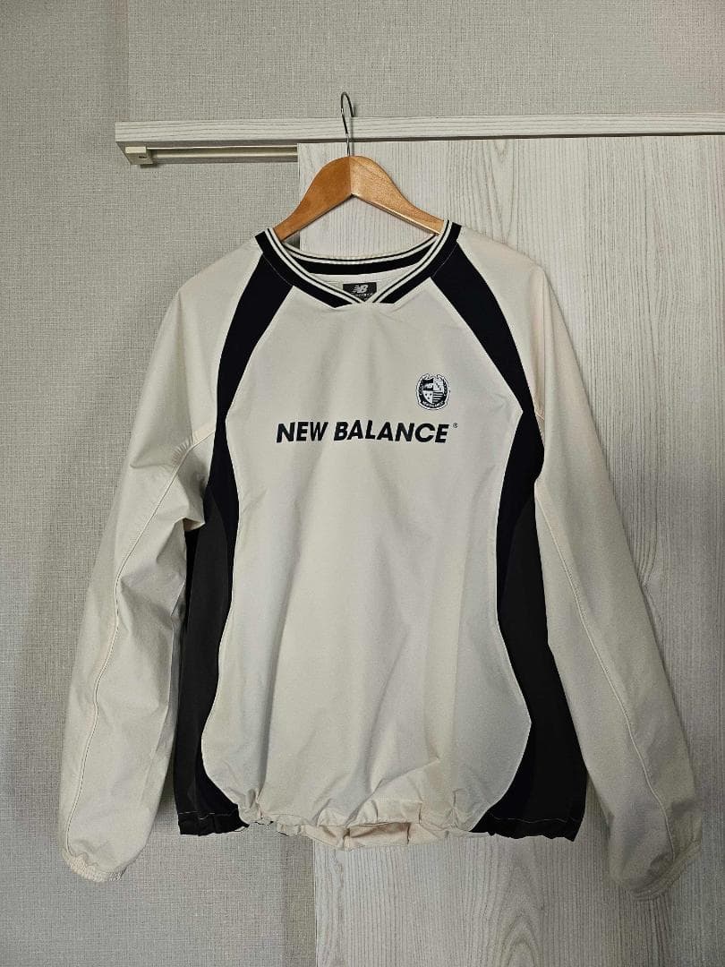 NEW BALANCE ウィンドブレーカー ホワイト/ブラック