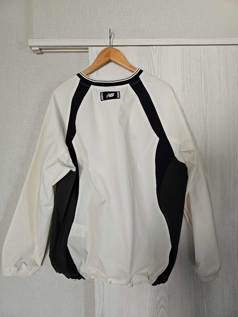 NEW BALANCE ウィンドブレーカー ホワイト/ブラック