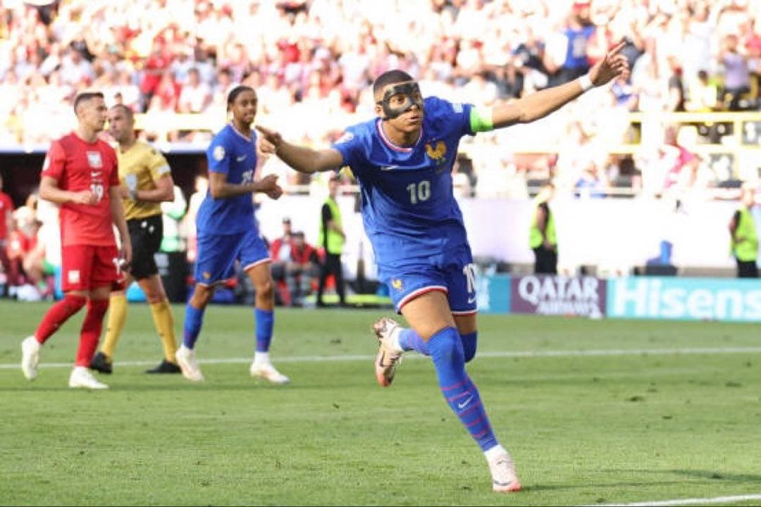 ムバッペ　ユニフォーム　フランス代表　オーセン　ユーロ2024（H）