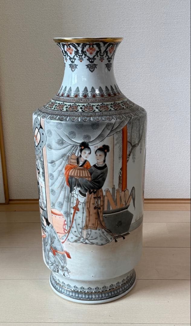 中国　墨彩紅彩人物紋大瓶　大清乾隆年製銘　高さ54.0cm 送料込み250517