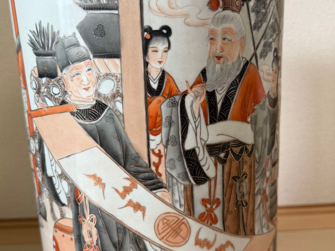 中国　墨彩紅彩人物紋大瓶　大清乾隆年製銘　高さ54.0cm 送料込み250517