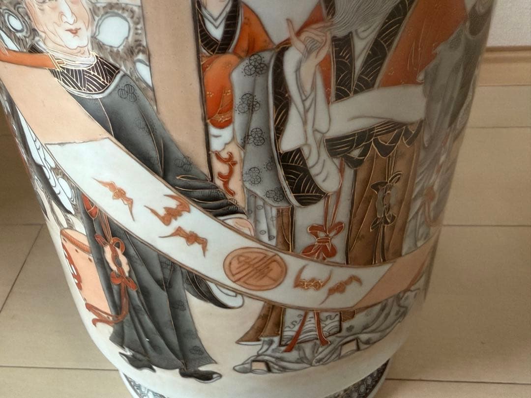 中国　墨彩紅彩人物紋大瓶　大清乾隆年製銘　高さ54.0cm 送料込み250517