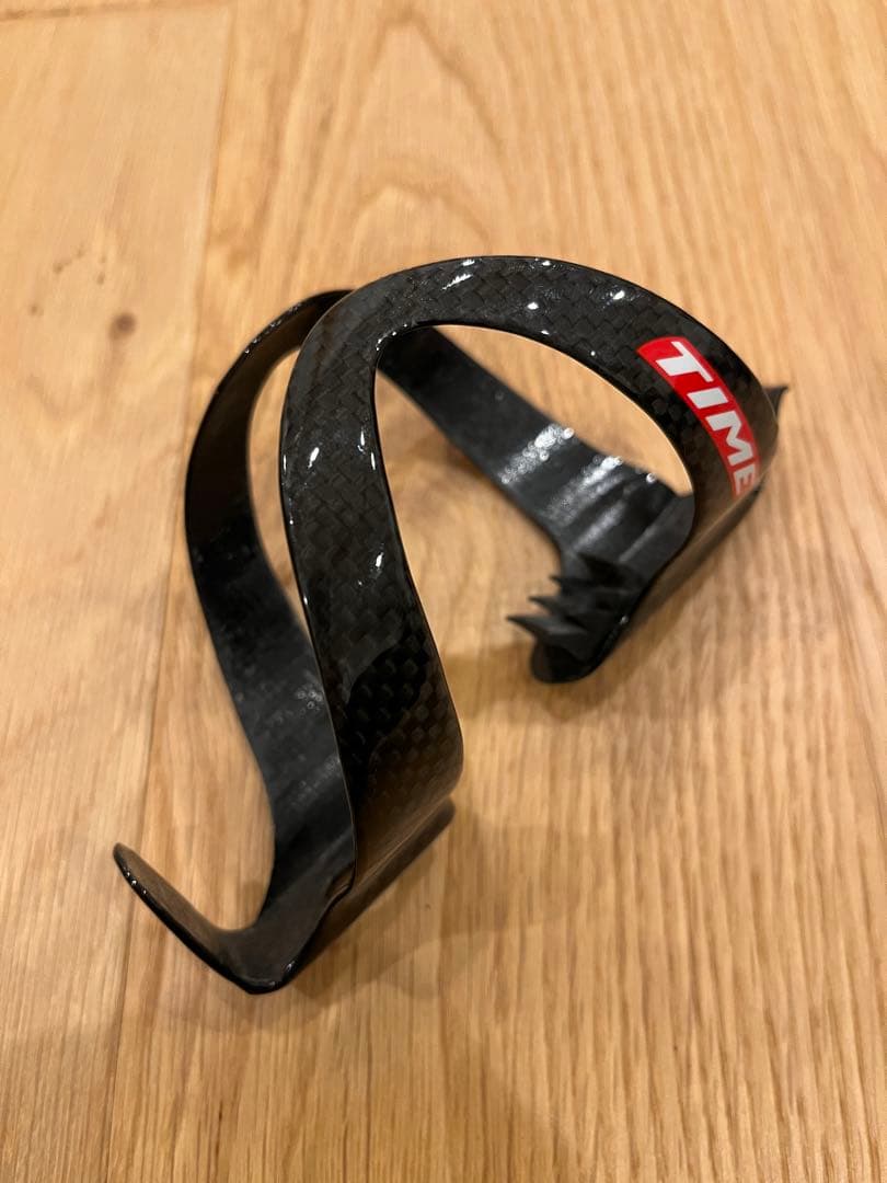 TIME カーボンボトルケージ ブラック