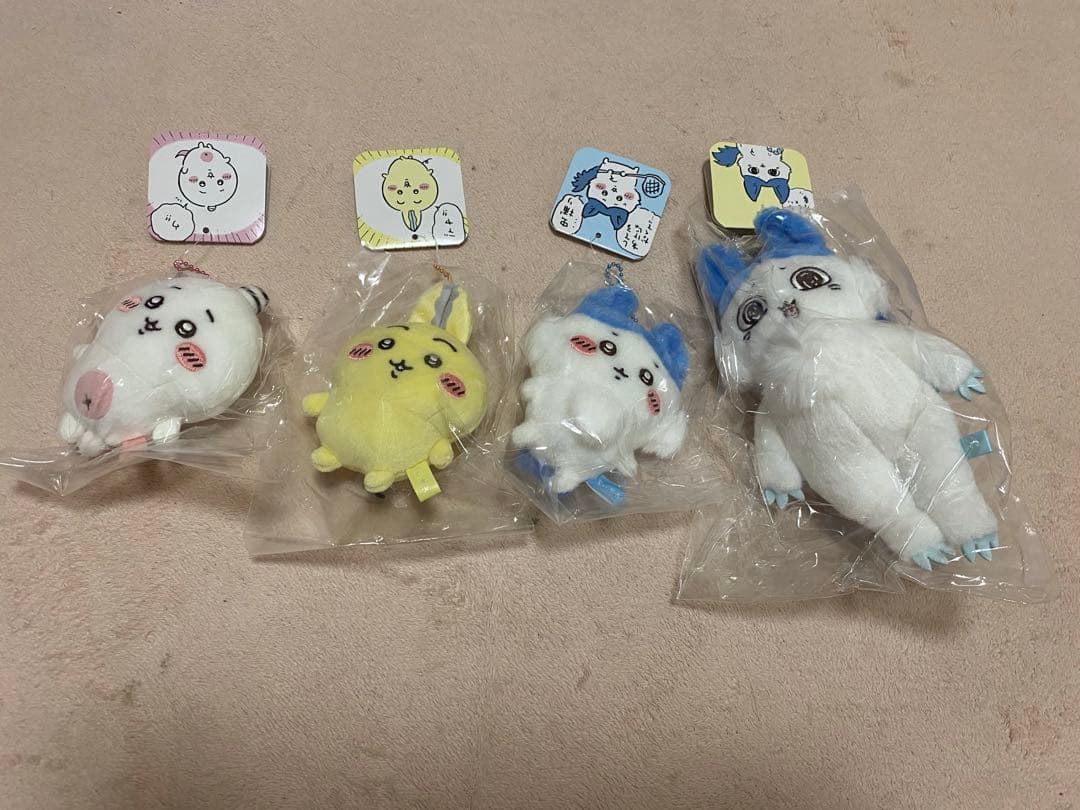 ちいかわ　パラレルワールド　ぷちミニマスコット　うさぎ　ハチワレ　ちいかわ