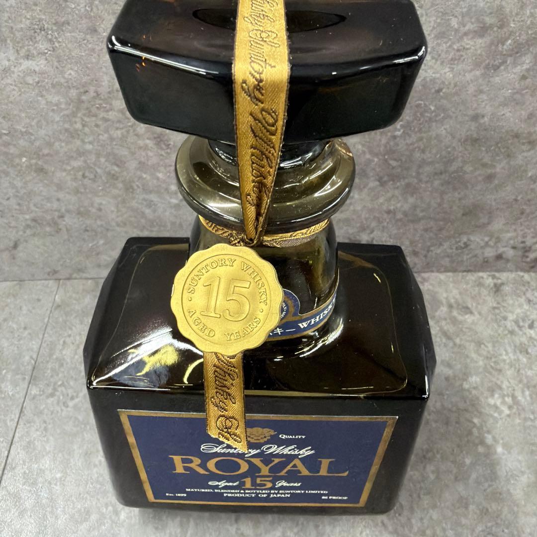 サントリー　ウイスキー　ローヤル　プレミアム15年　700ml
