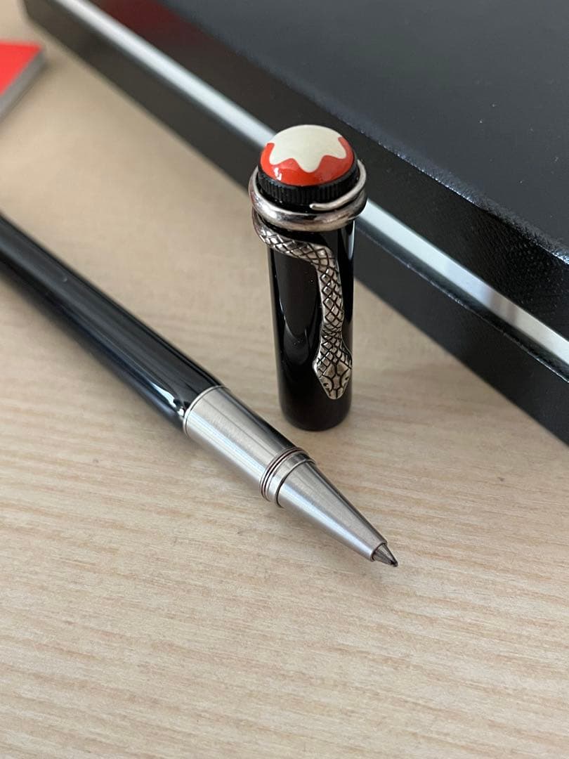 モンブラン　ヘリテイジコレクション　ルージュ・エ・ノワール　ローラーボールペン