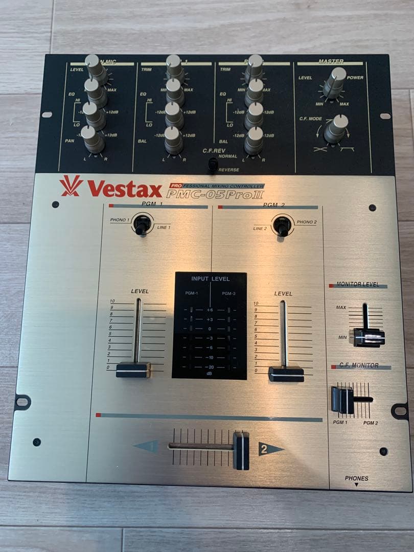 やしちVestax PMC-05PRO Ⅲ DJミキサー　ほぼ未使用