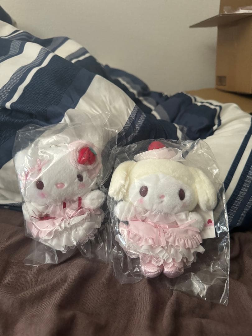 サンリオ　いちごホイップケーキマスコットマイメロディ　ハローキティ