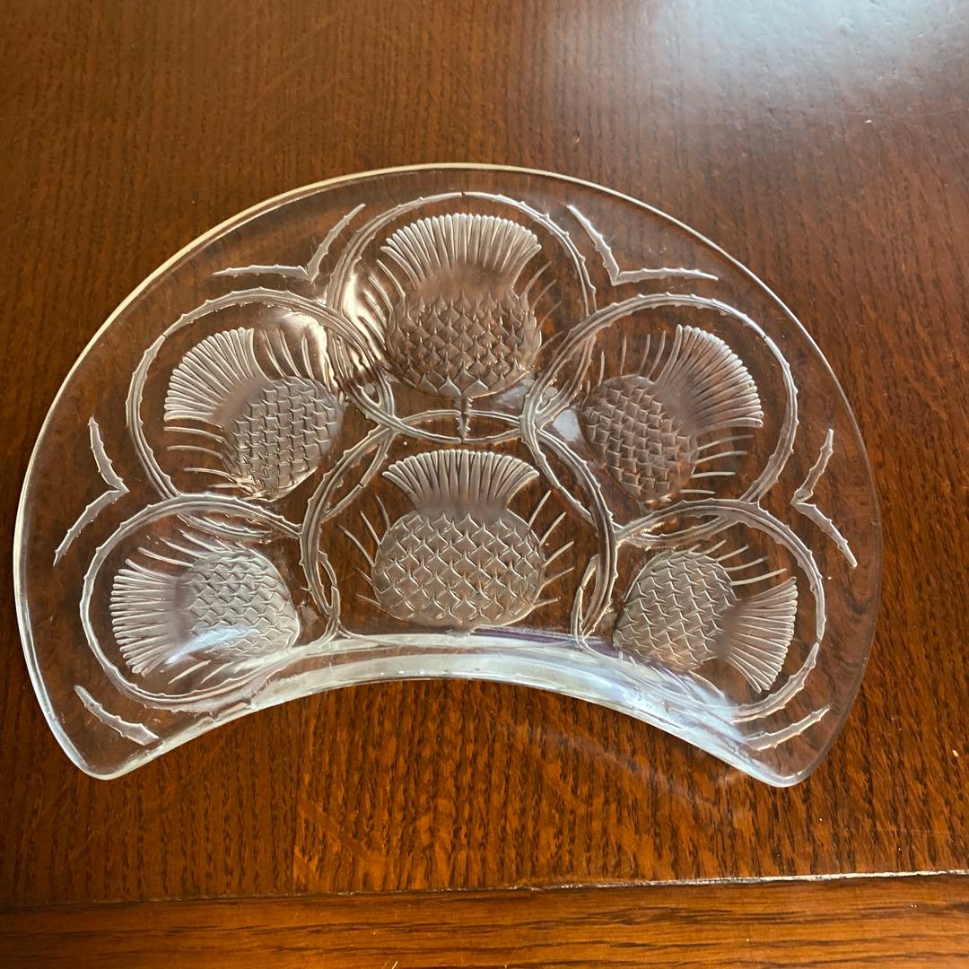 Rene Laliqueの半月型プレート　二枚