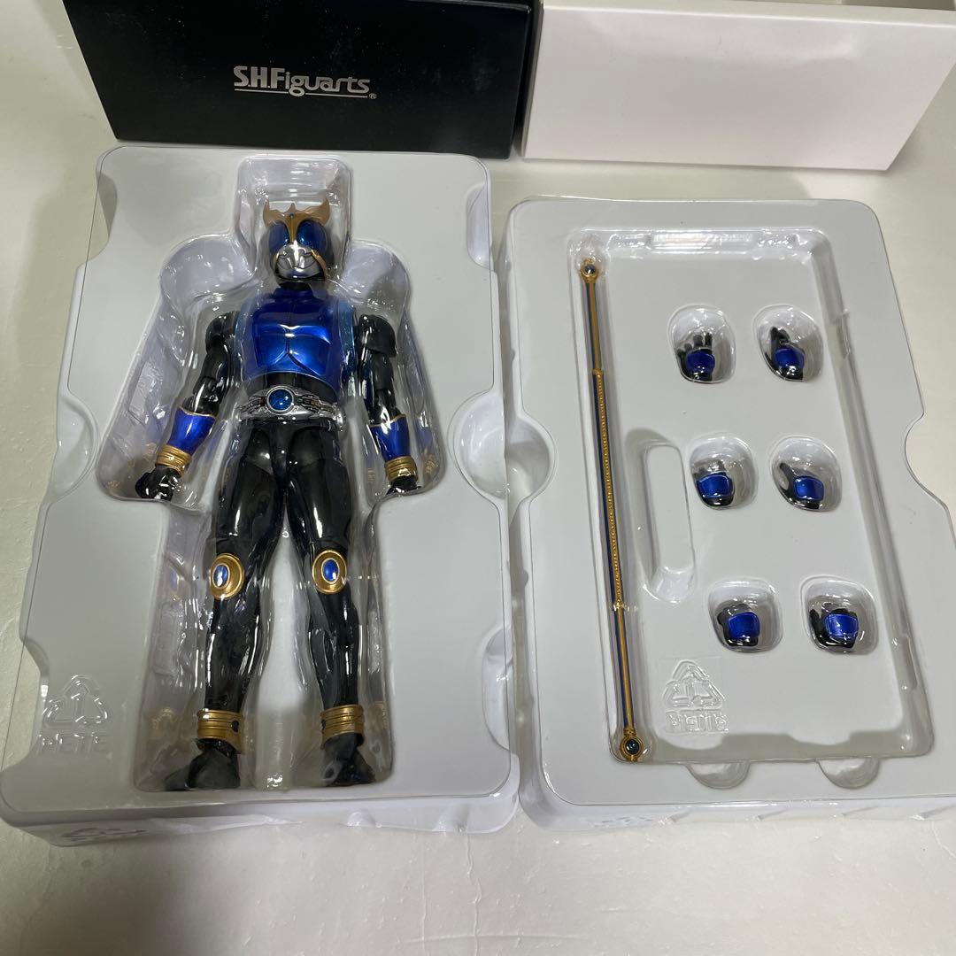 S.H.フィギュアーツ 真骨彫製法 仮面ライダークウガ ドラゴンフォーム