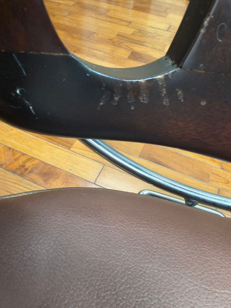 【引き取り限定】　理美容椅子　西洋家具　上下可動回転停止できます。