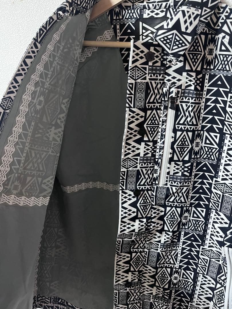 BURTON サーティーン　ジャケット　L