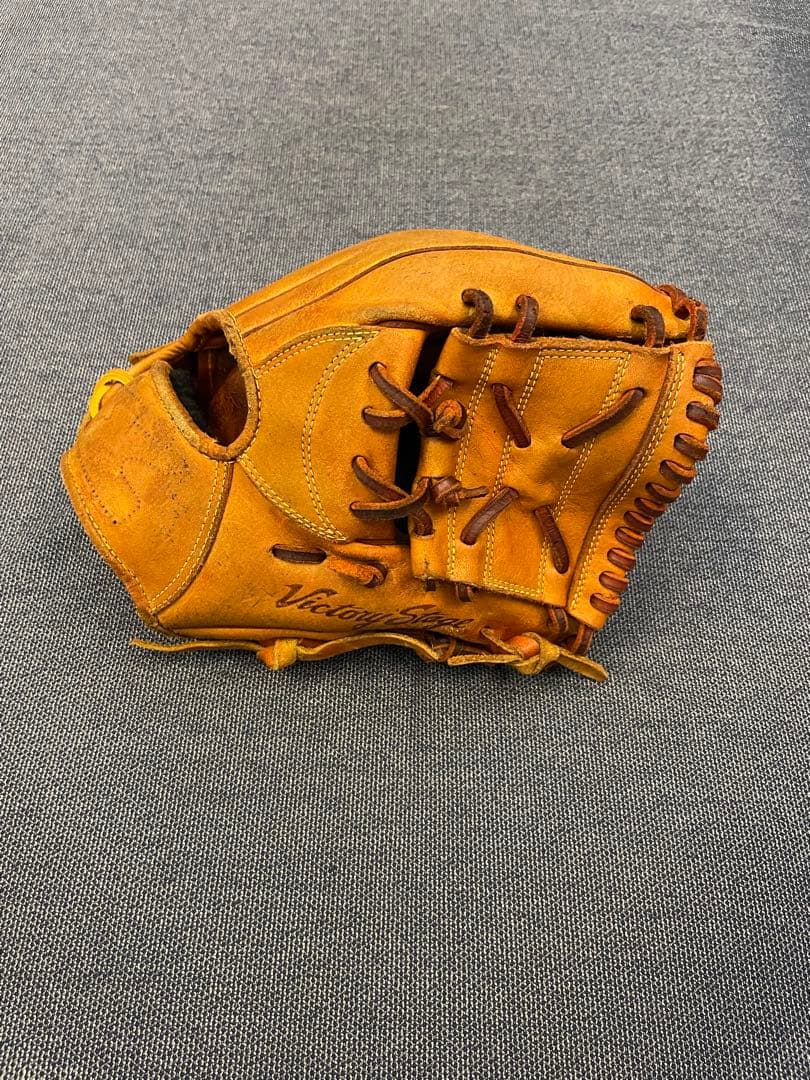レア！　野球 硬式グローブ 一般用　大人　右投げ　グラブ　内野　右利き　ミズノ