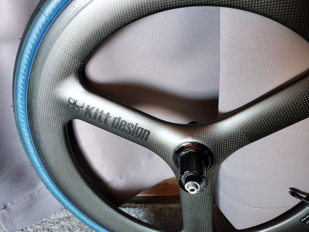 Kitt design 20インチ（451) カーボンバトン ホイール前後セット