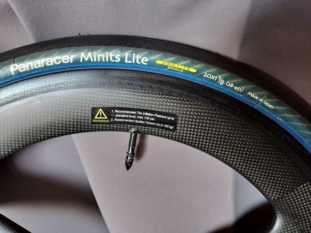 Kitt design 20インチ（451) カーボンバトン ホイール前後セット