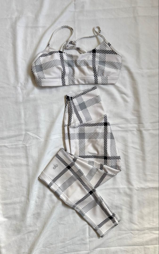 aloyoga アローヨガ　アロヨガ　セットアップ