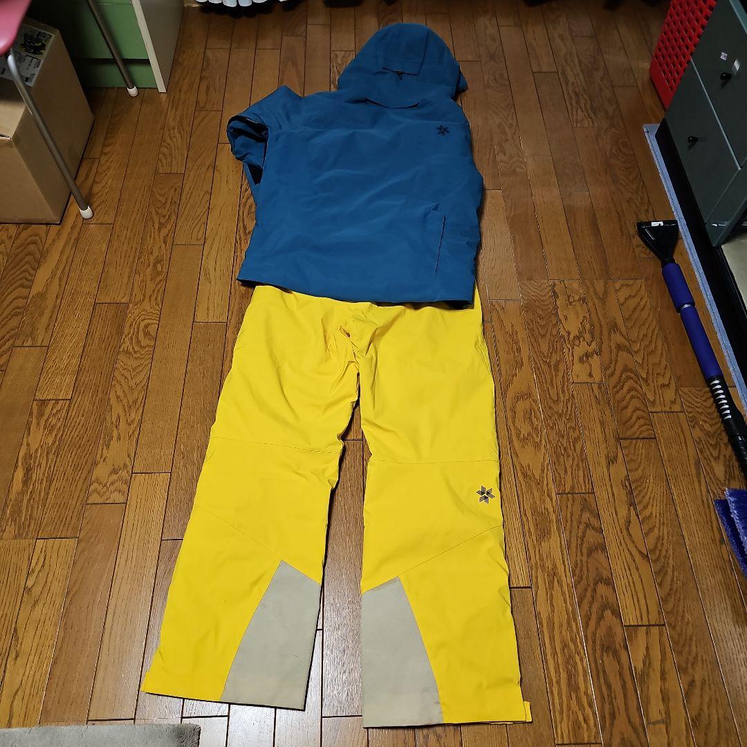 美品　ゴールドウイン　24-25モデル　スキーウエア　上下セット