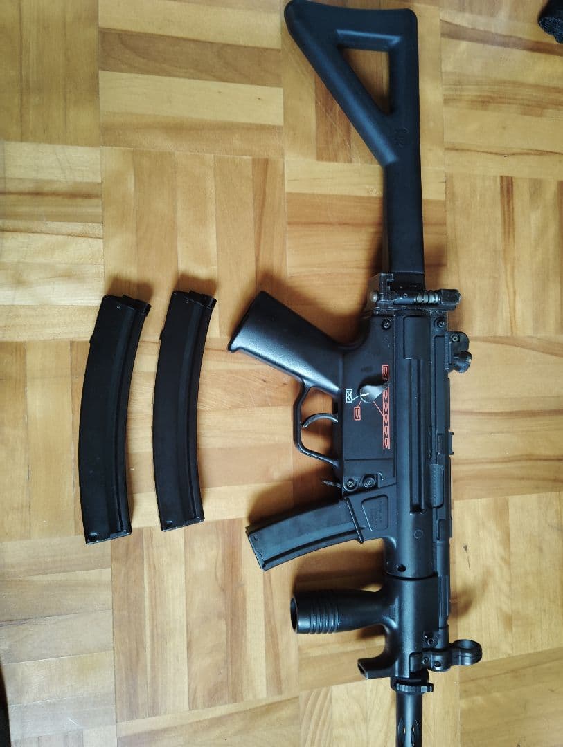 24時間限定値下げ　中古品　無改造　絶版モデル東京マルイ電動ガンMP5K PDW