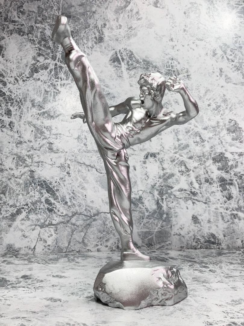 「ブルース・リー　銅像風 フィギュア　シルバー」jo-db