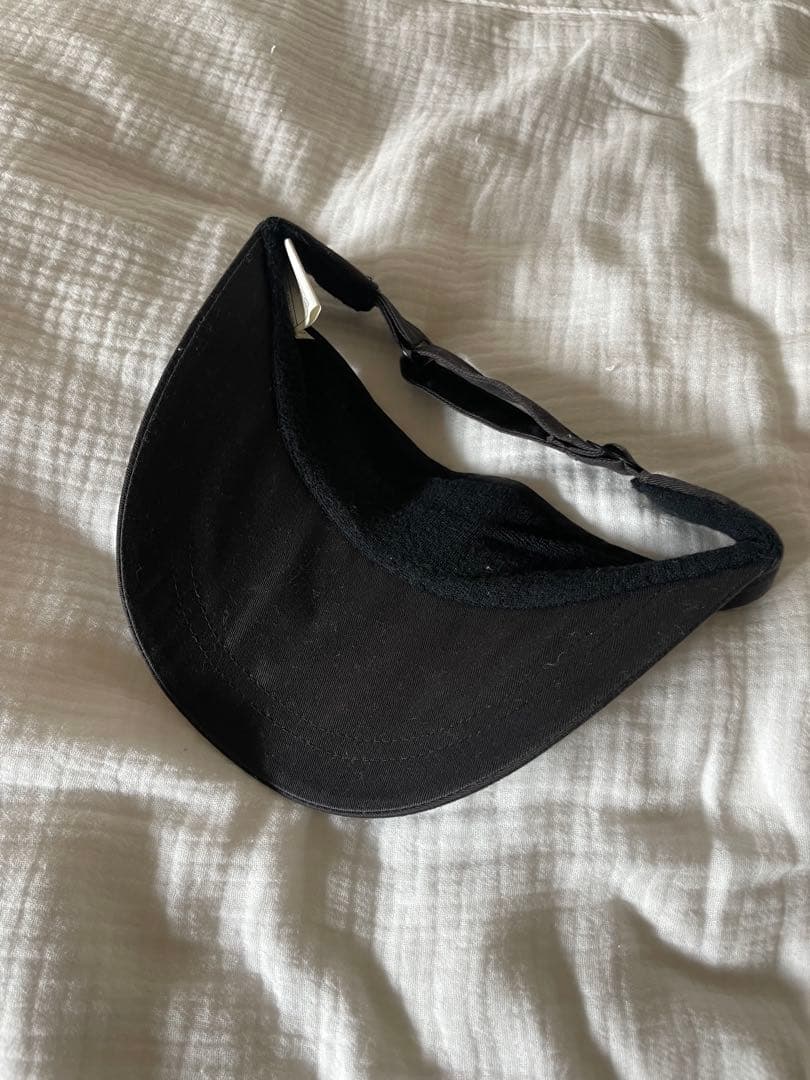 Nike 花刺繍 バイザー 黒