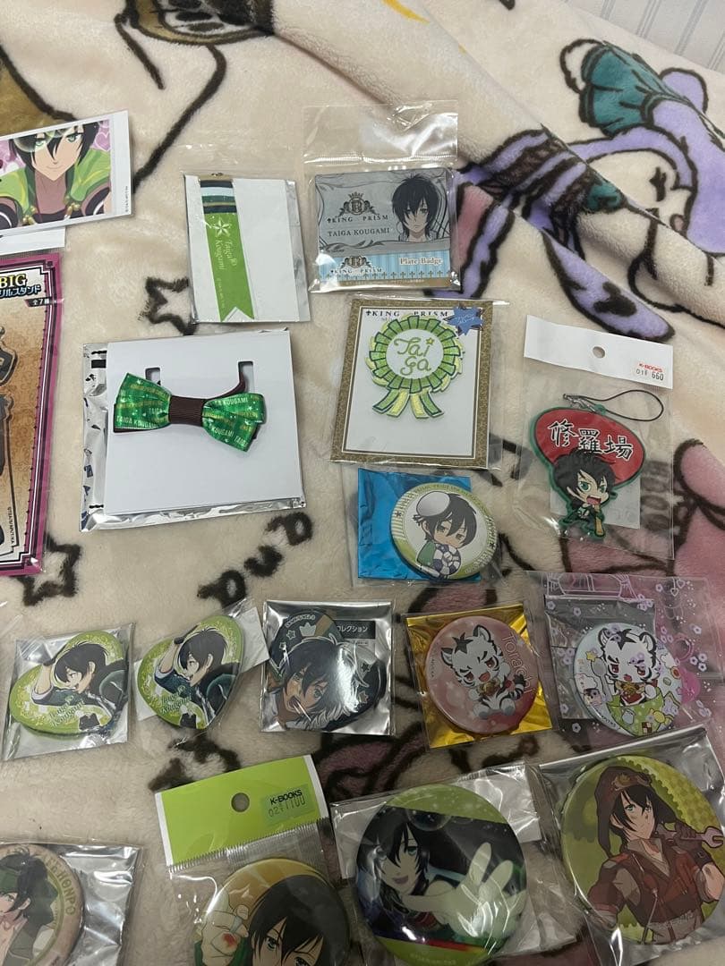 60点以上　キングオブプリズム　香賀美　タイガ　キンプリ　缶バッジ　アクスタ