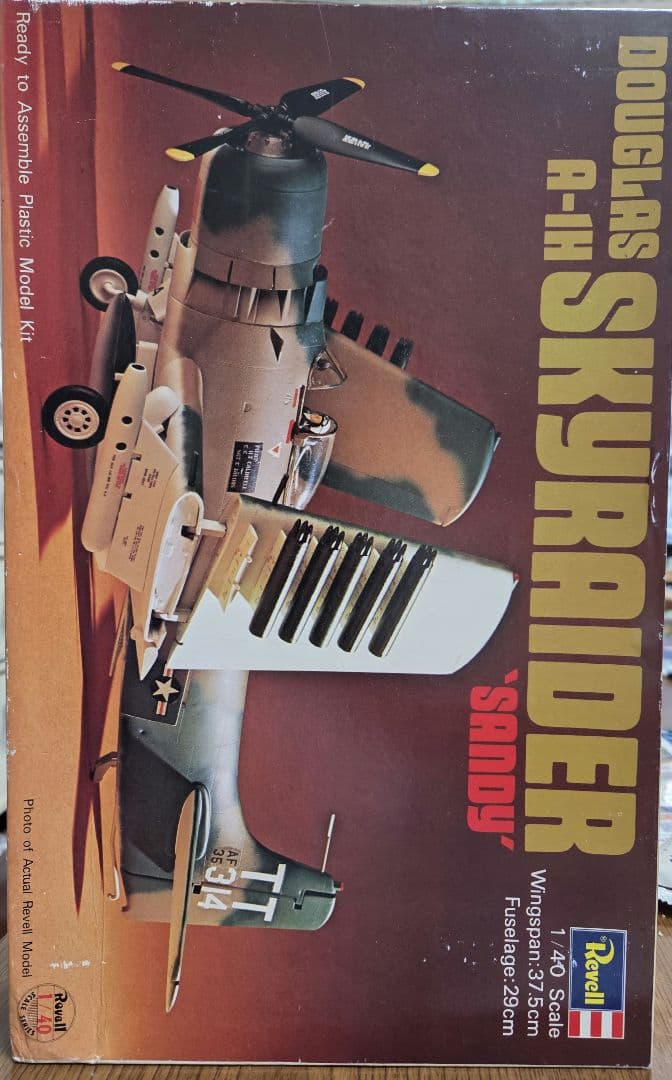 航空機・ヘリコプター Revell Douglas A-1H Skyraider 1/40