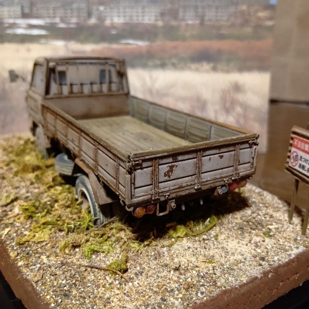 三菱ふそうキャンター1/32完成品。