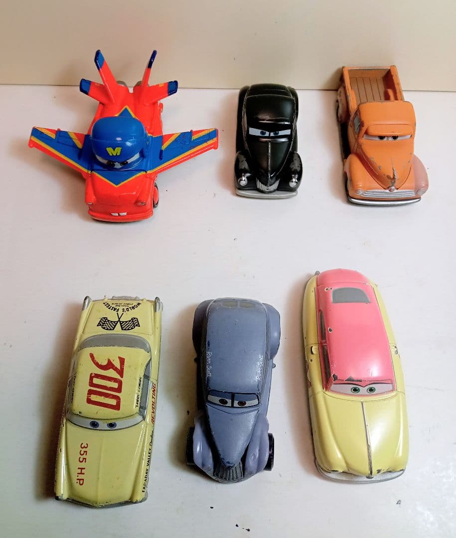 トミカディズニーカーズ6台