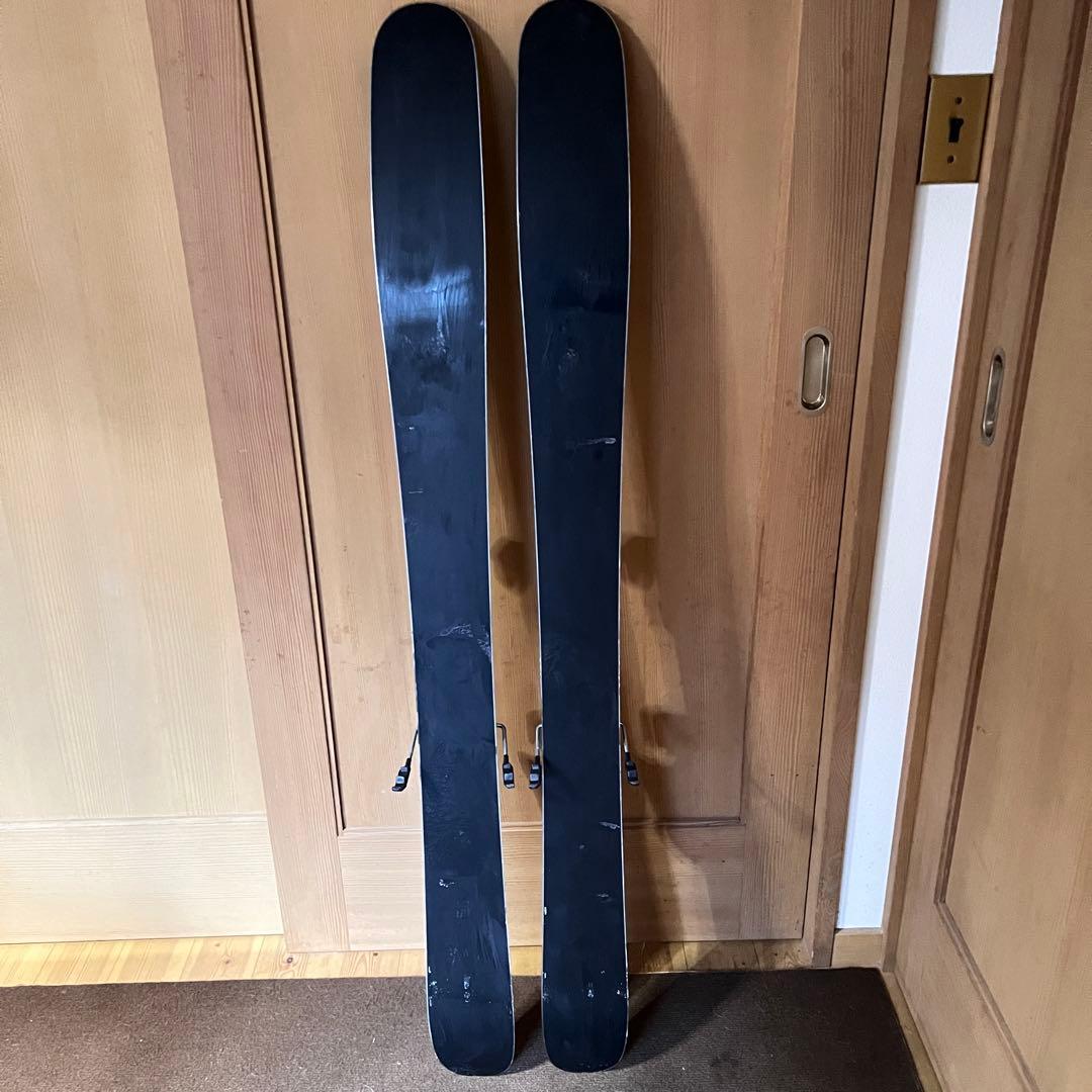 armada tantrum 138cm パウダー　ファットスキー