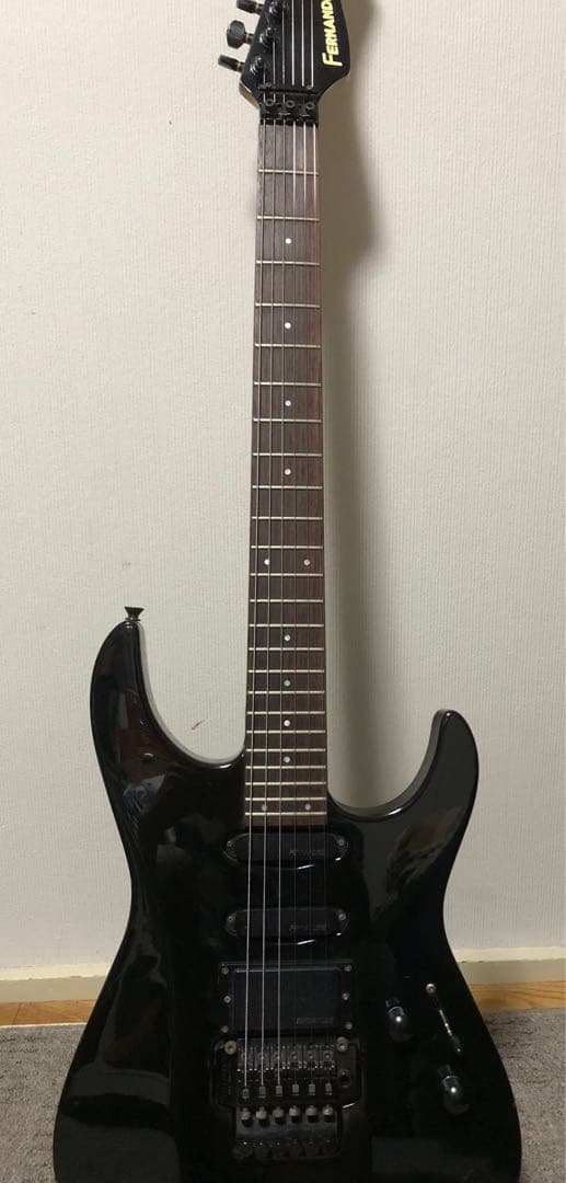 フェルナンデス　フロイドローズ ブラック　旧アクティブ回路　パッシブエレキギター