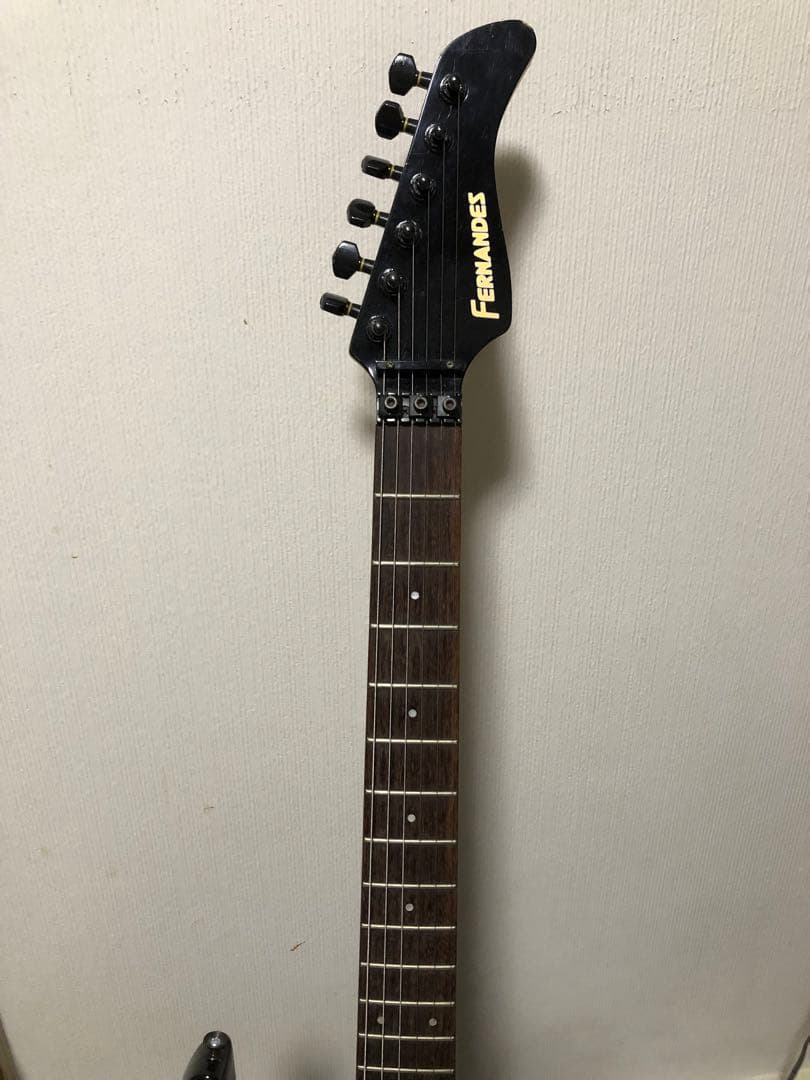 フェルナンデス　フロイドローズ ブラック　旧アクティブ回路　パッシブエレキギター