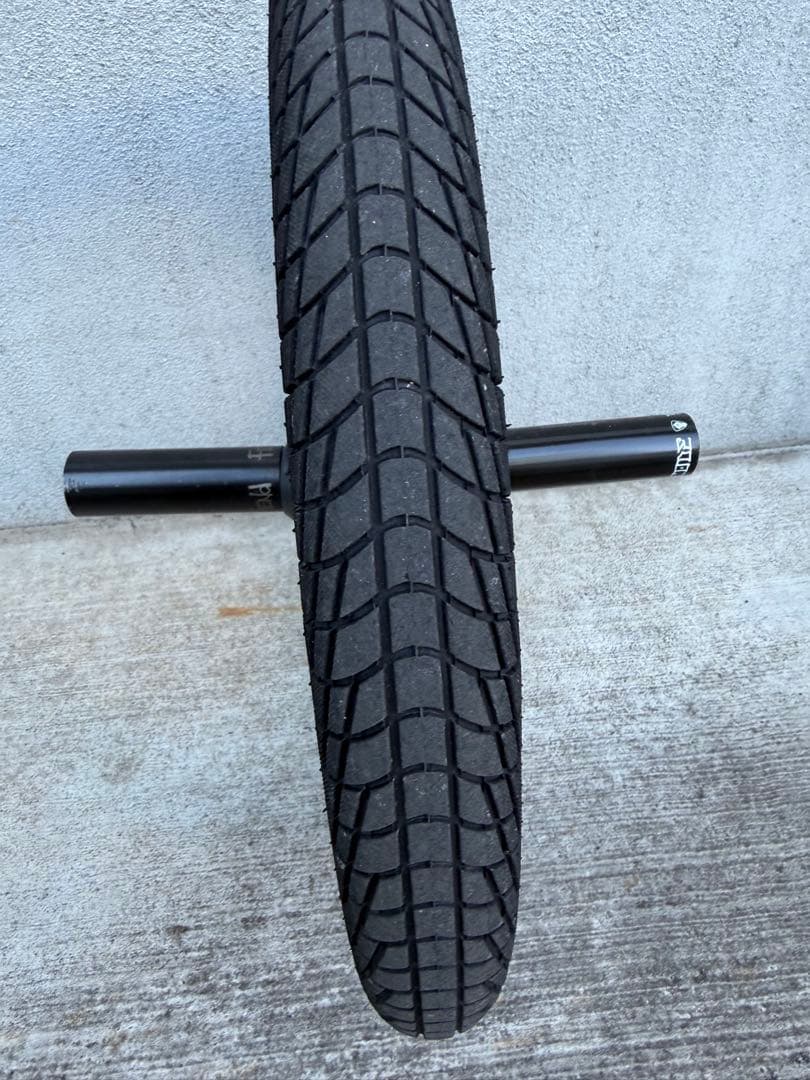 お得！ BMXフロント用ホイール タイヤ&ペグ&ハブガード付き