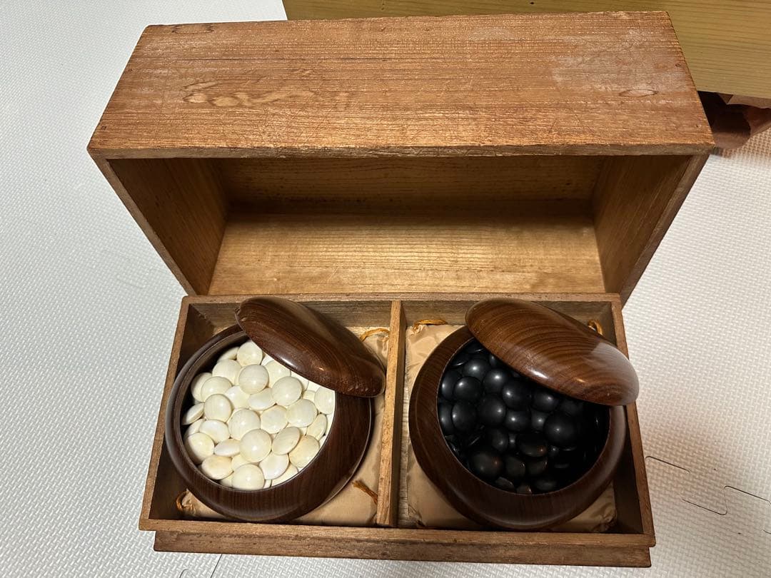 【高級セット】国産 極厚 囲碁 本榧 ヘソ 脚付き 青山基盤店 5寸8分