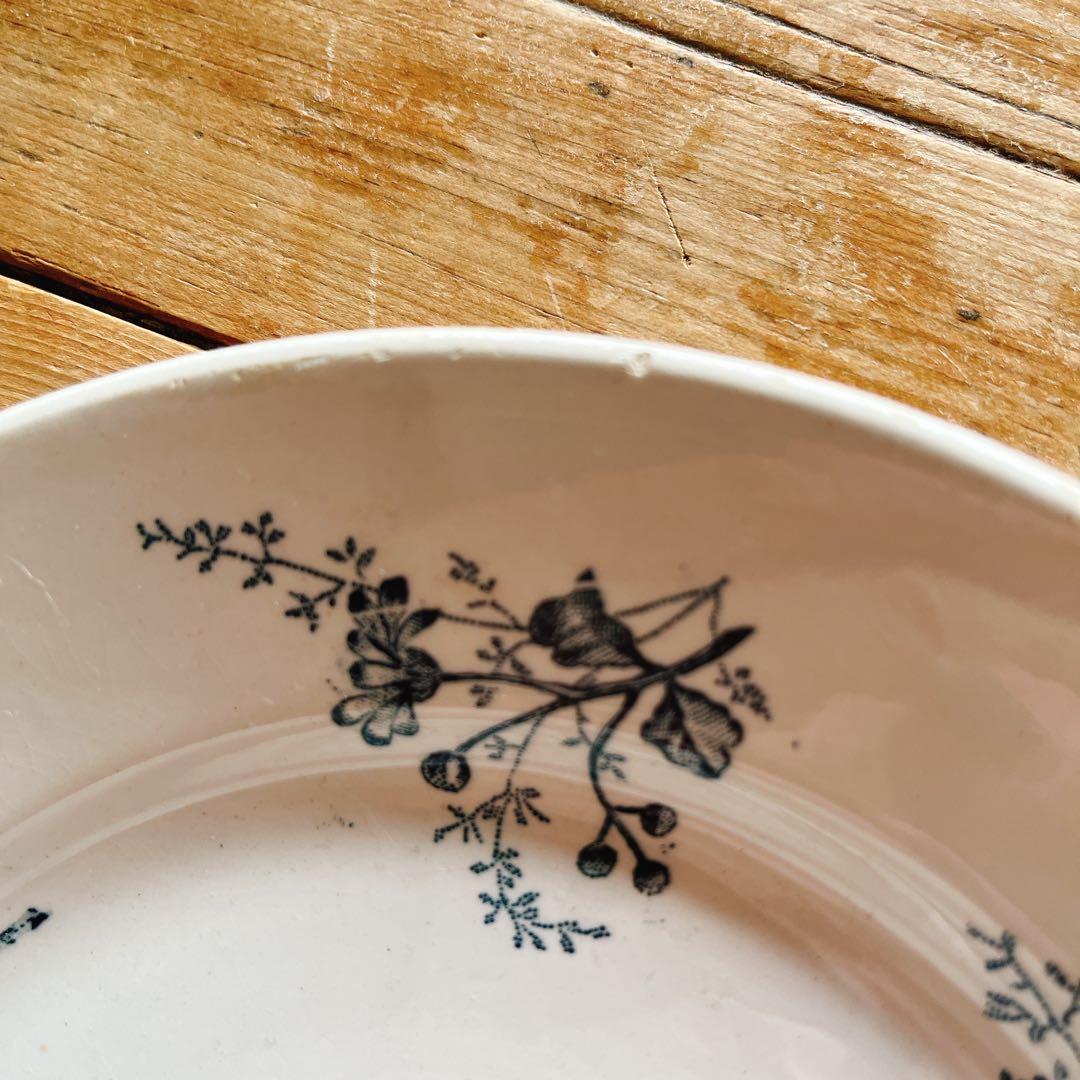 フランス　ブルーの花柄のデザートプレート