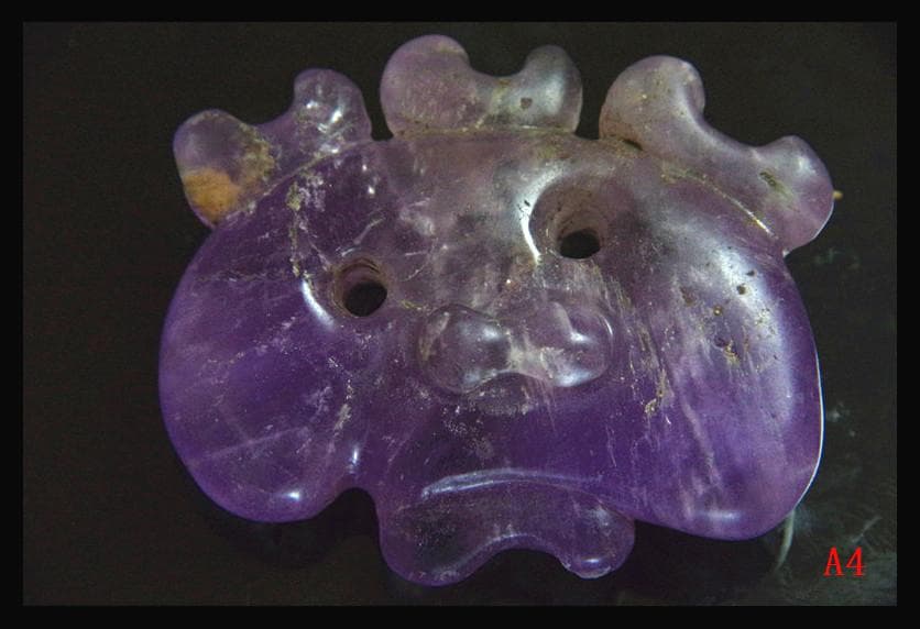 【A4】古墳期　表面風化濃ゆい紫水晶製　6.4CM異状獣形勾玉　縄文時代出土石器