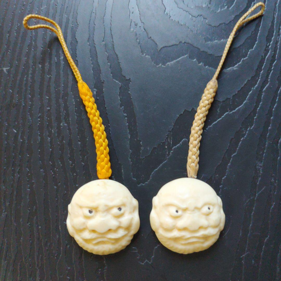 印籠　携帯薬入れ(おそらく紫檀)と　根付け(希少アイボリー)二つ