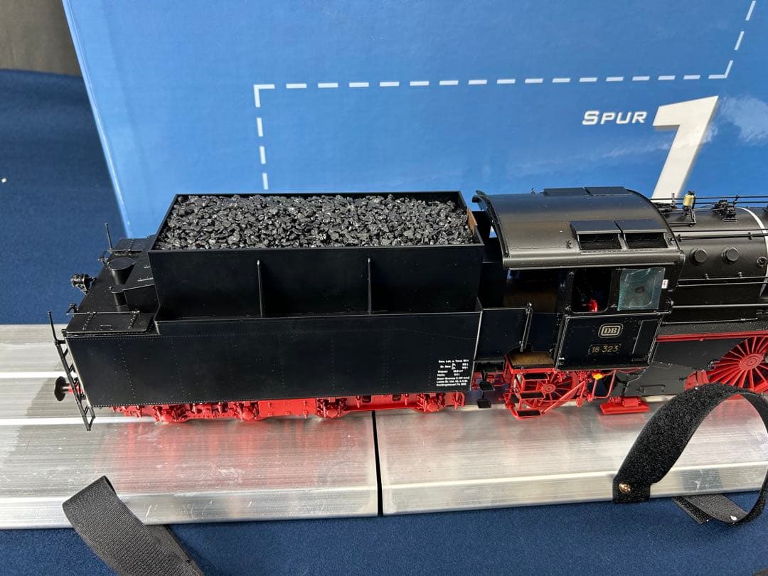 ドイツ 蒸気機関車 KM1 Modellbau BAUREIHE 18.3