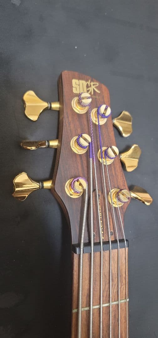 エレキベース6弦