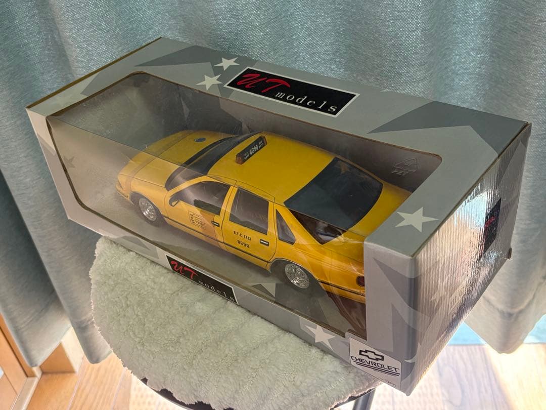 UT models 1/18 シボレー カプリス NYC タクシー 未開封